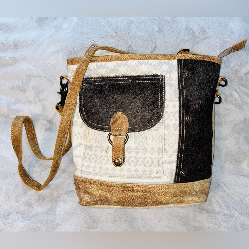 MYRA BAG Cowhide Leather Shoulder Bag - Picture 3 of 14